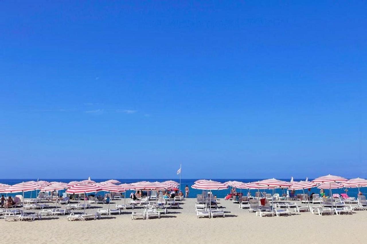 Pizzo Beach Club Leilighet Eksteriør bilde