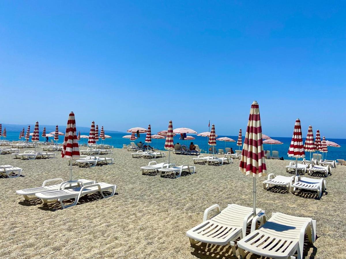Pizzo Beach Club Leilighet Eksteriør bilde