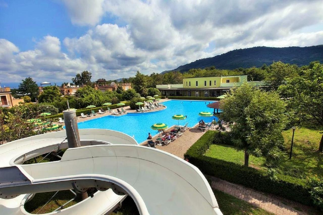 Pizzo Beach Club Leilighet Eksteriør bilde