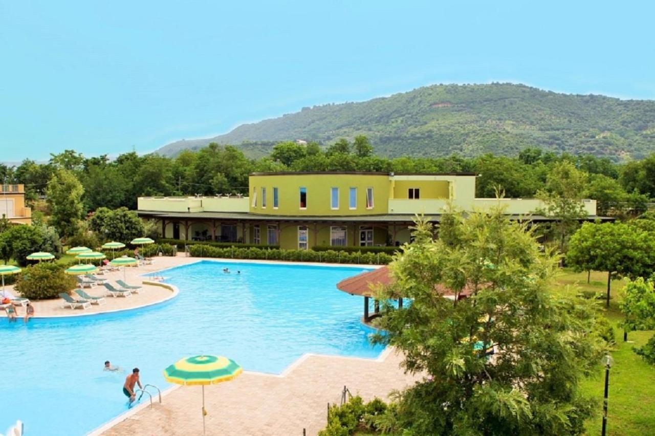 Pizzo Beach Club Leilighet Eksteriør bilde